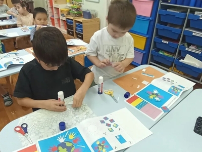 Изготовление аппликации. гр. "Мишутка"