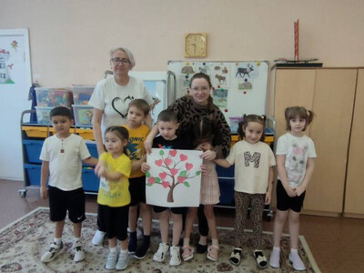 Коллективная работа "Дерево Дружбы"